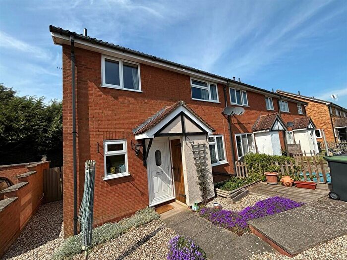 2 Bedroom End Of Terrace House For Sale In Greenacres, Old Newton, IP14