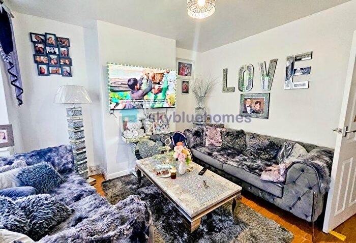 3 Bedroom Semi-Detached House To Rent In Fairfax Road, Leicester, LE4