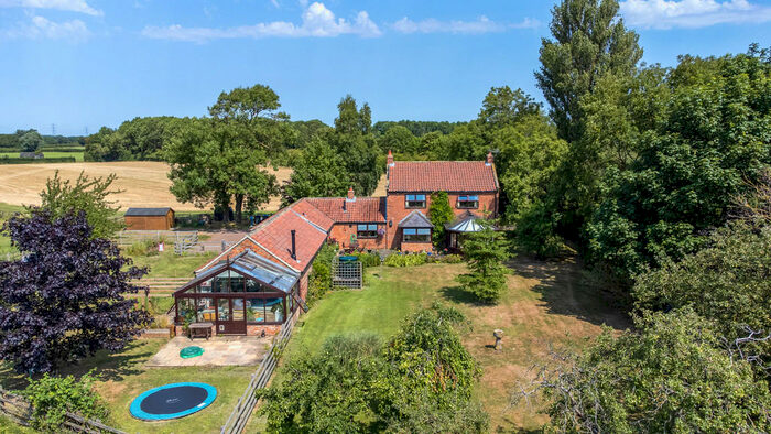 6 Bedroom Detached House For Sale In Staddlebridge, DL6