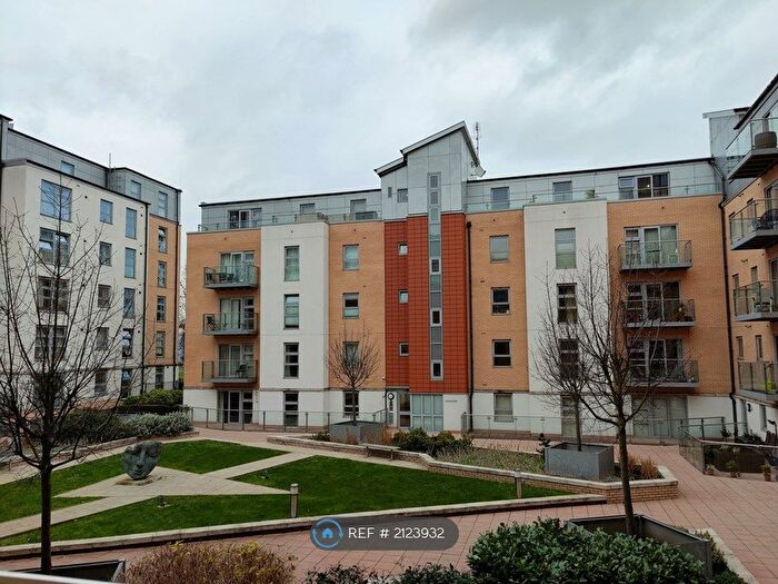 1 Bedroom Flat To Rent In Queen Mary Avenue, London, E18