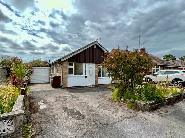 2 Bedroom Detached Bungalow To Rent In Heuthwaite Avenue, Wetherby, LS22