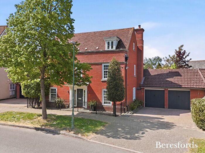 5 Bedroom Detached House For Sale In Cuckoo Way, Great Notley, CM77