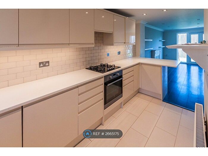 3 Bedroom Semi-detached House To Rent In Slipps Close, Frome, BA11