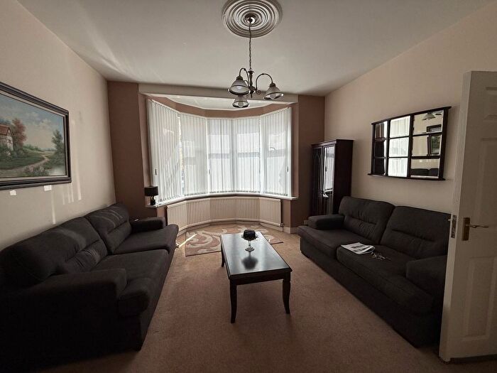 3 Bedroom Terraced House To Rent In Wards Road, Ilford, IG2