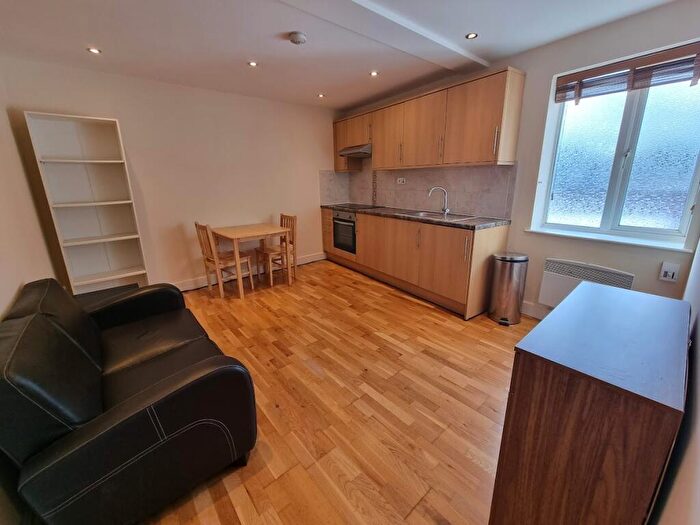 1 Bedroom Flat To Rent In Vivian Avenue, London, NW4