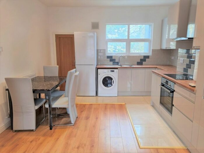 1 Bedroom Studio To Rent In London Road, Norbury, SW16