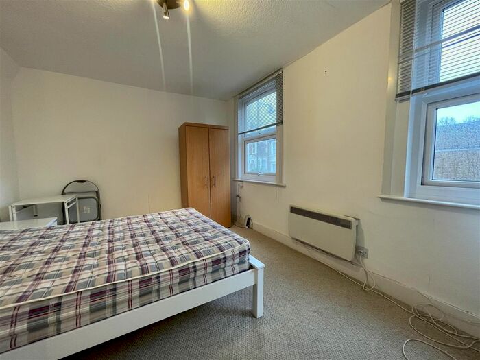 Studio To Rent In St. John's Way, Upper Holloway, London, N19