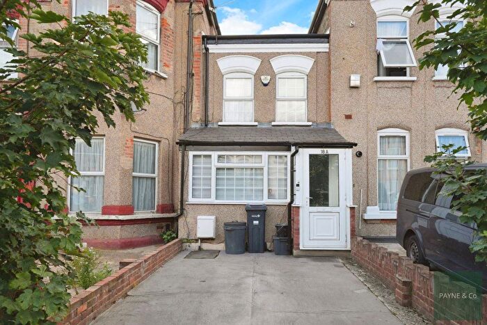 2 Bedroom Property To Rent In Mansfield Road, Ilford, IG1
