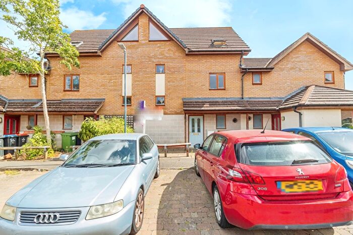 3 Bedroom Terraced House For Sale In Kramer Court, Grange Farm, Milton Keynes, Buckinghamshire, MK8