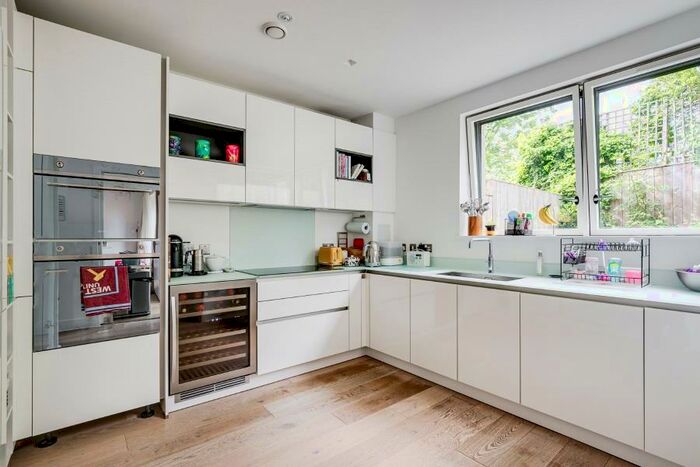 5 Bedroom Terraced House To Rent In Marwood Square, Muswell Hill, N10