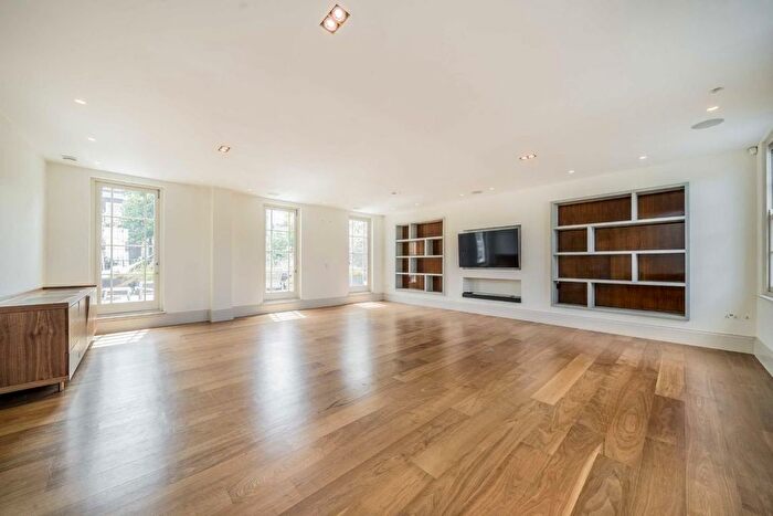 3 Bedroom Flat To Rent In Westbourne Grove, London, W11