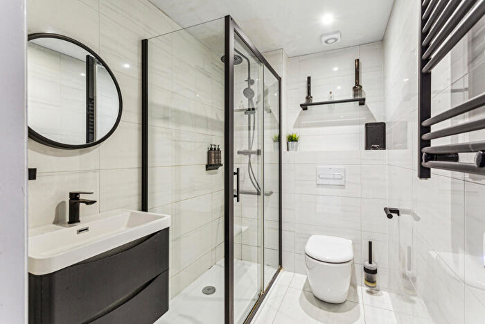 Flat To Rent In Oakley Square, Camden Town, NW1