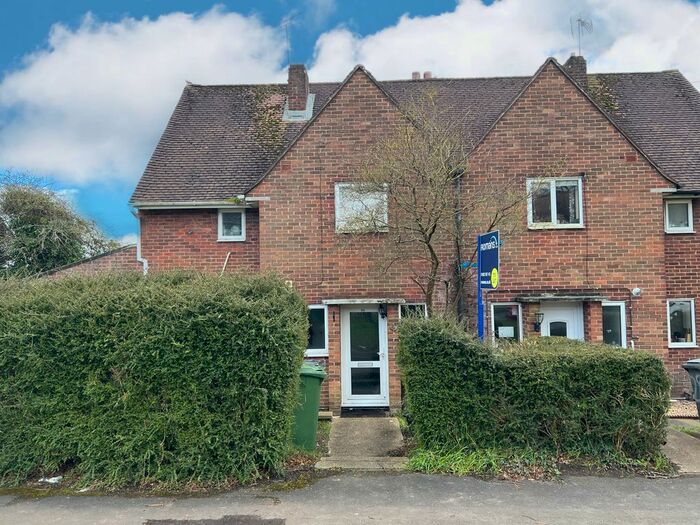 5 Bedroom Semi-Detached House To Rent In Wavell Way, Winchester, SO22
