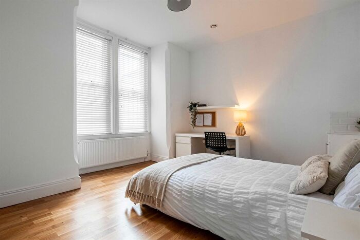 8 Bedroom Semi Detached House To Rent In Waterloo Road, Nottingham, NG7