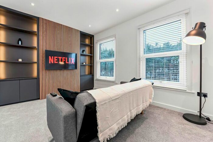 1 Bedroom Flat To Rent In Burlington Road, New Malden, KT3