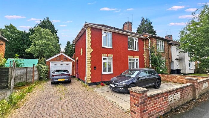 3 Bedroom Semi-Detached House For Sale In Waltham Avenue, Leicester, LE3