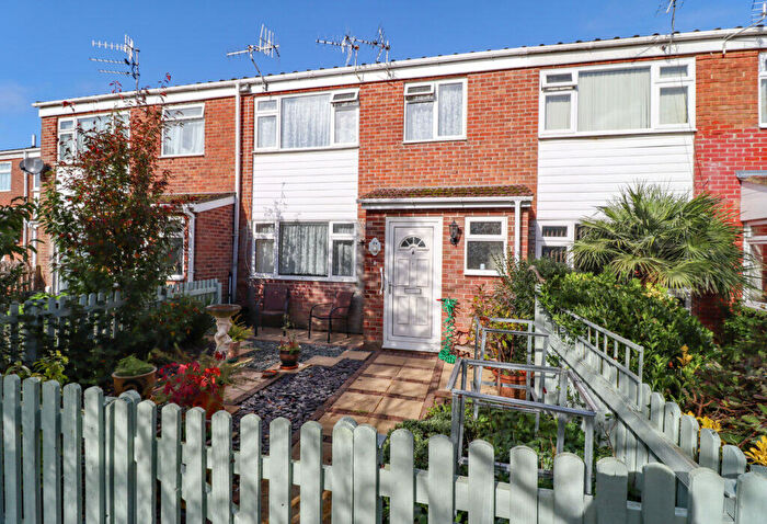 3 Bedroom Terraced House For Sale In Eastwood Close, Hayling Island, PO11
