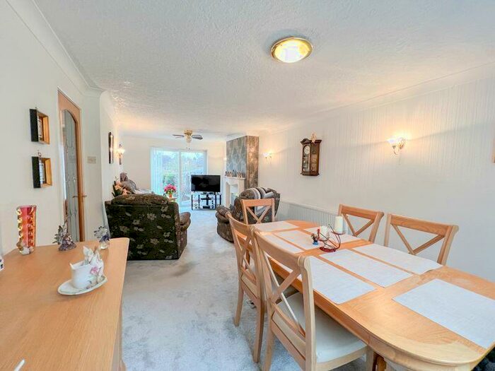 4 Bedroom Semi-Detached House For Sale In Mayland Drive, Streetly, Sutton Coldfield, B74