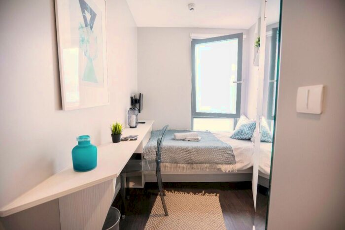 Studio To Rent In Old Oak Lane, London, NW10