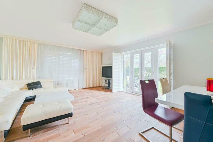 2 Bedroom Flat To Rent In Mount Park Road, Harrow On The Hill, Harrow, HA1