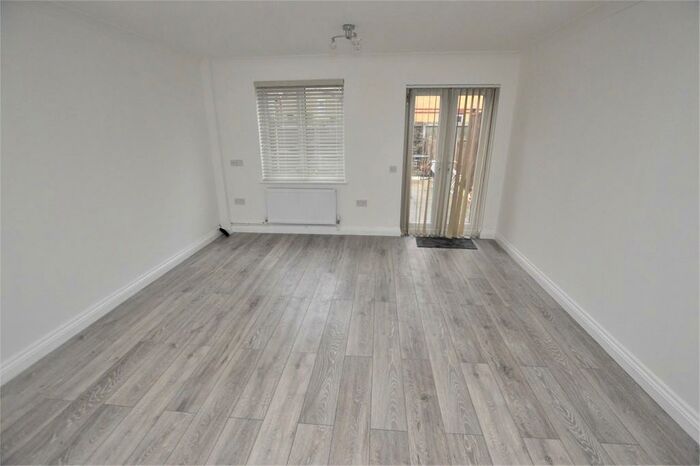 3 Bedroom End Of Terrace House To Rent In Morland Road, Croydon, CR0