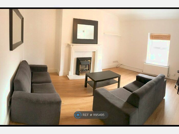 2 Bedroom Flat To Rent In Valentia Road, Hoylake, CH47