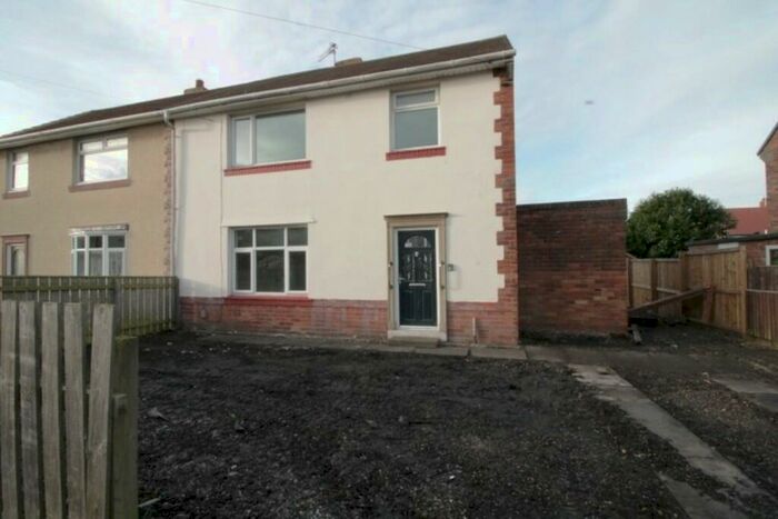 3 Bedroom Semi-Detached House To Rent In Blossom Grove, Philadelphia, Houghton-le-Spring, DH4