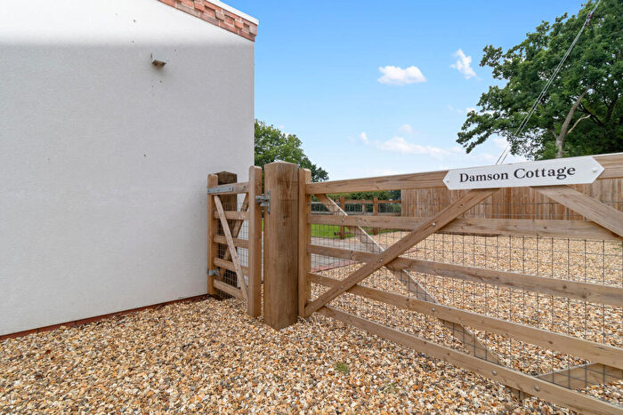 2 Bedroom Bungalow To Rent In **Let Agreed** Damson Cottage, B38