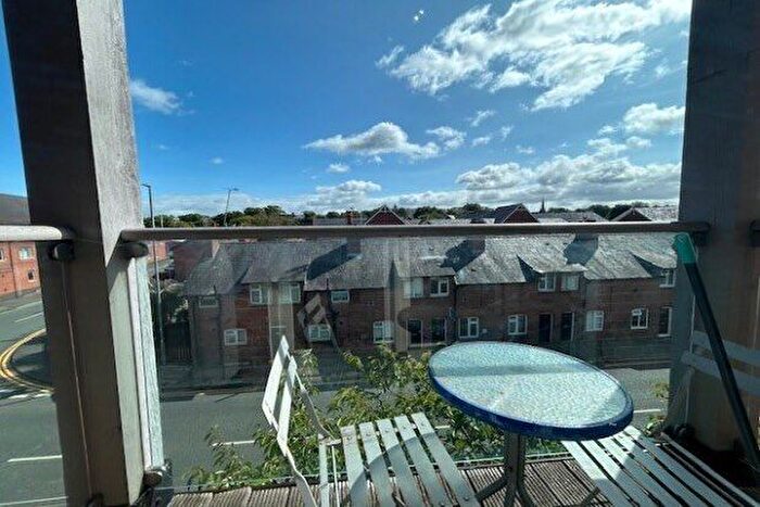 2 Bedroom Flat To Rent In New Crane Street, Chester, CH1