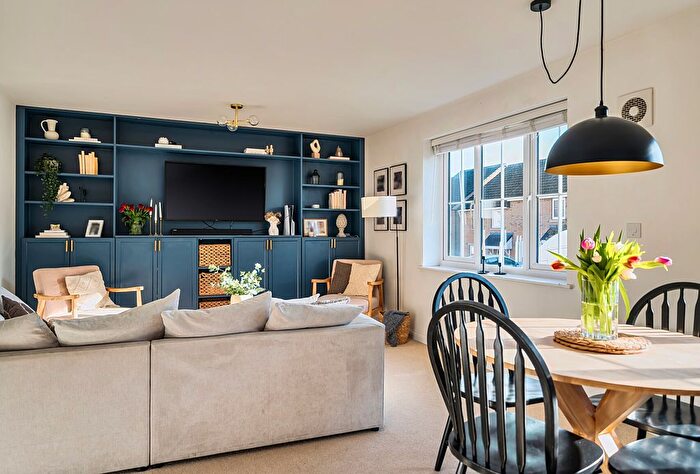 1 Bedroom Flat For Sale In Linnet Way, Keynsham, Bristol, Somerset, BS31