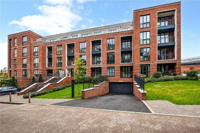 1 Bedroom Apartment For Sale In Fellowes Rise, Winchester, Hampshire, SO22