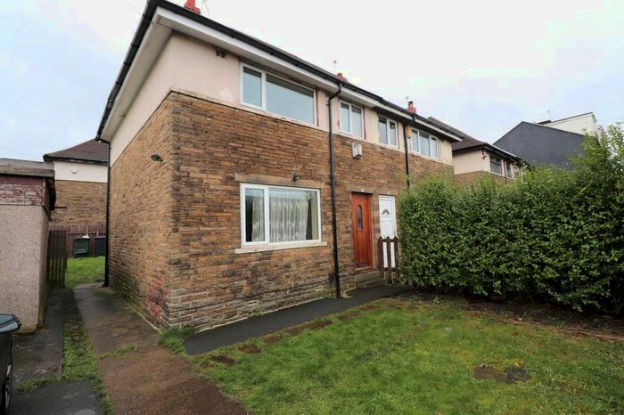 3 Bedroom Detached House To Rent In Westbury Street, Bradford, West Yorkshire, Uk, BD4