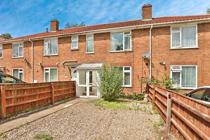 3 Bedroom Semi-Detached House For Sale In Beecheno Road, Norwich, NR5