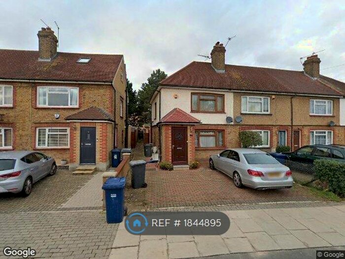 4 Bedroom End Of Terrace House To Rent In Fryent Grove, London, NW9