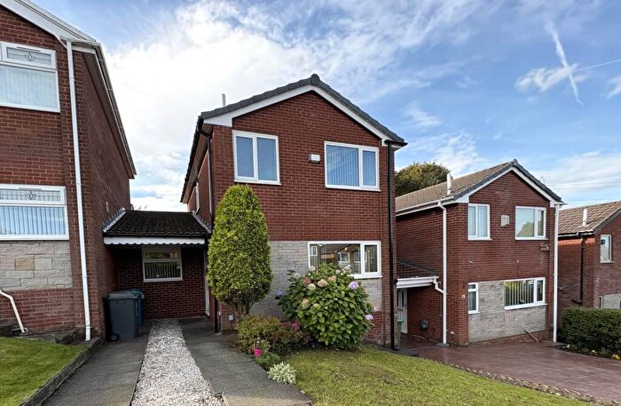 3 Bedroom Link Detached House For Sale In Partridge Way, Oldham, OL9