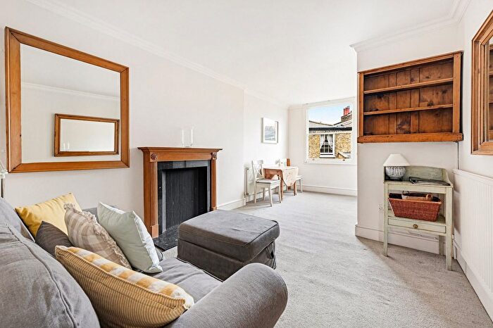 2 Bedroom Flat For Sale In Lupus Street, Pimlico, SW1V