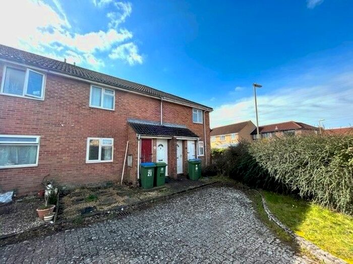 1 Bedroom Flat To Rent In Falcon Close, Fareham, Hampshire, PO16