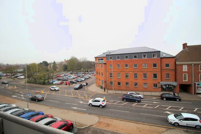 3 Bedroom Apartment To Rent In Queen Street, Hitchin, SG4