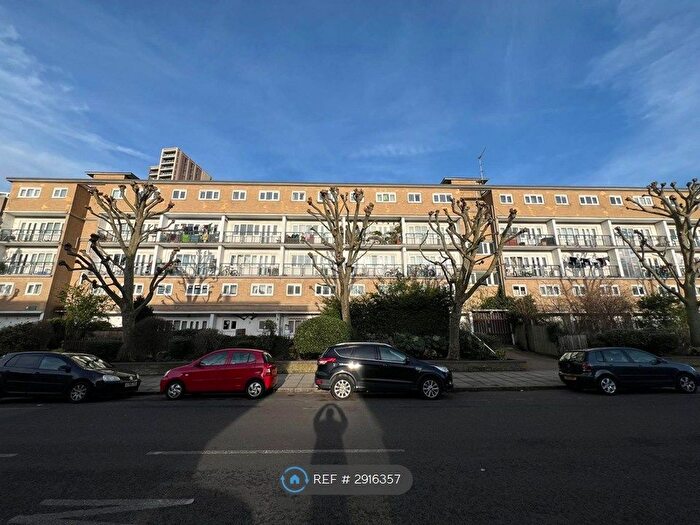 3 Bedroom Flat To Rent In Skeggs House, London, E14