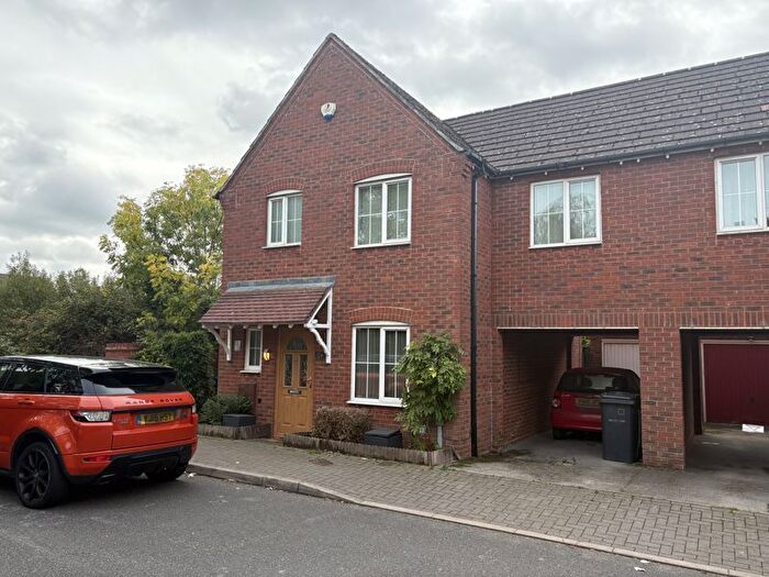 4 Bedroom Semi-detached House To Rent In Paddock Way, Hinckley, LE10