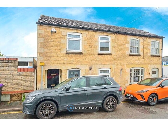 2 Bedroom Terraced House To Rent In Belton St, Stamford, PE9