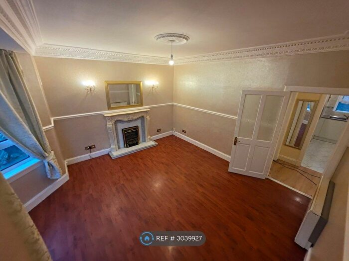 2 Bedroom Flat To Rent In Dumbarton Road, Glasgow, G14