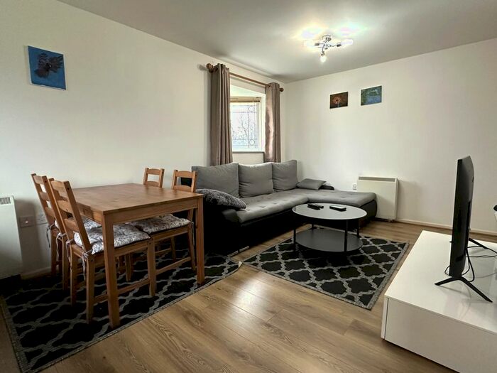 1 Bedroom Flat To Rent In Pentland Close, London, N9