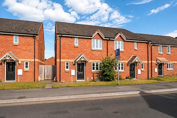 3 Bedroom End Of Terrace House For Sale In Green Lane, Thatcham, Berkshire, RG19