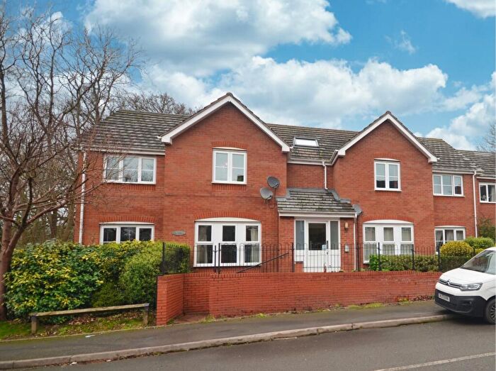 2 Bedroom Flat For Sale In Hickory Close, Coventry, CV2