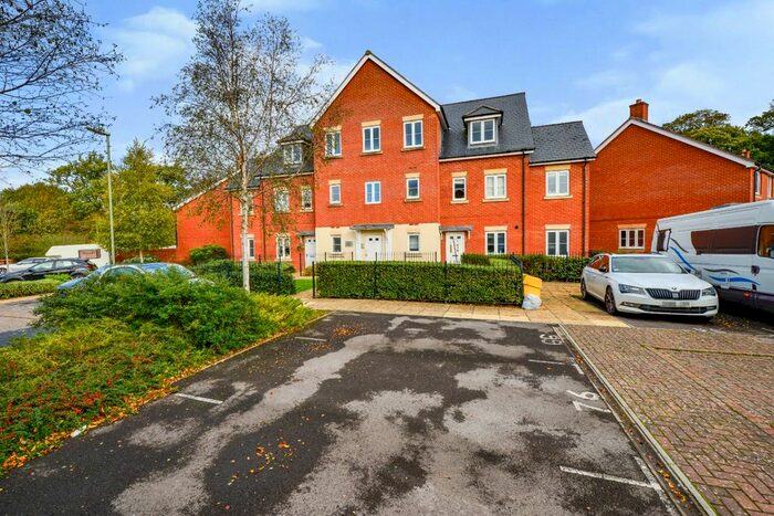 1 Bedroom Flat To Rent In Freemantle Road, Romsey, SO51