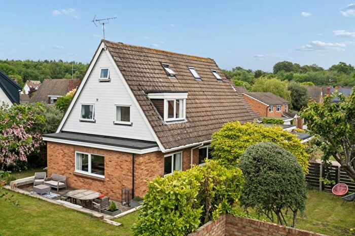 6 Bedroom Detached House For Sale In Natwoke Close, Beaconsfield, HP9