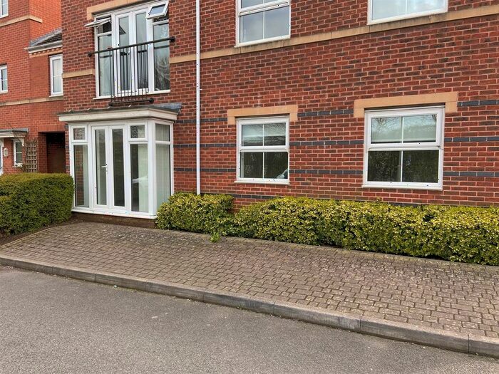 2 Bedroom Flat To Rent In Alma Road, Banbury, OX16