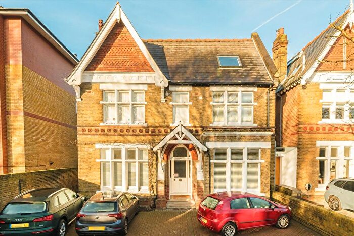2 Bedroom Flat For Sale In Woodville Road, Ealing, W5