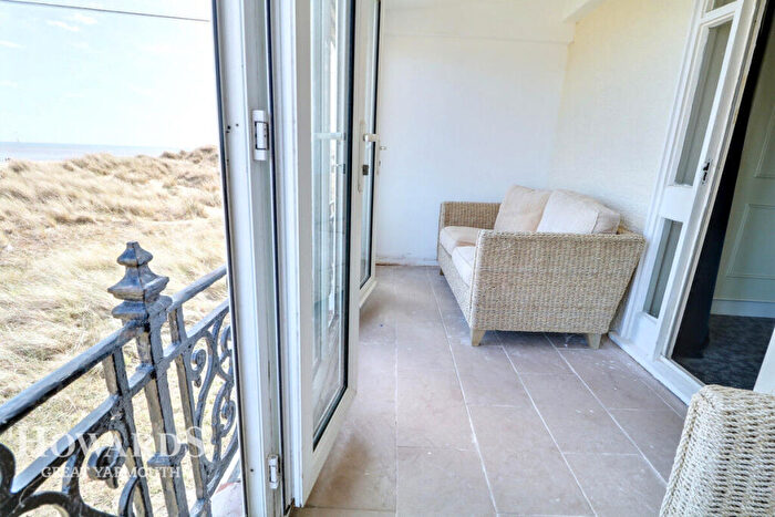 3 Bedroom Terraced House For Sale In Beach Road, Caister-on-Sea, NR30